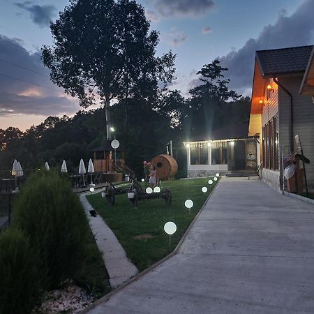 Apartament La Maria Si Ioana Curtea de Argeş Zewnętrze zdjęcie