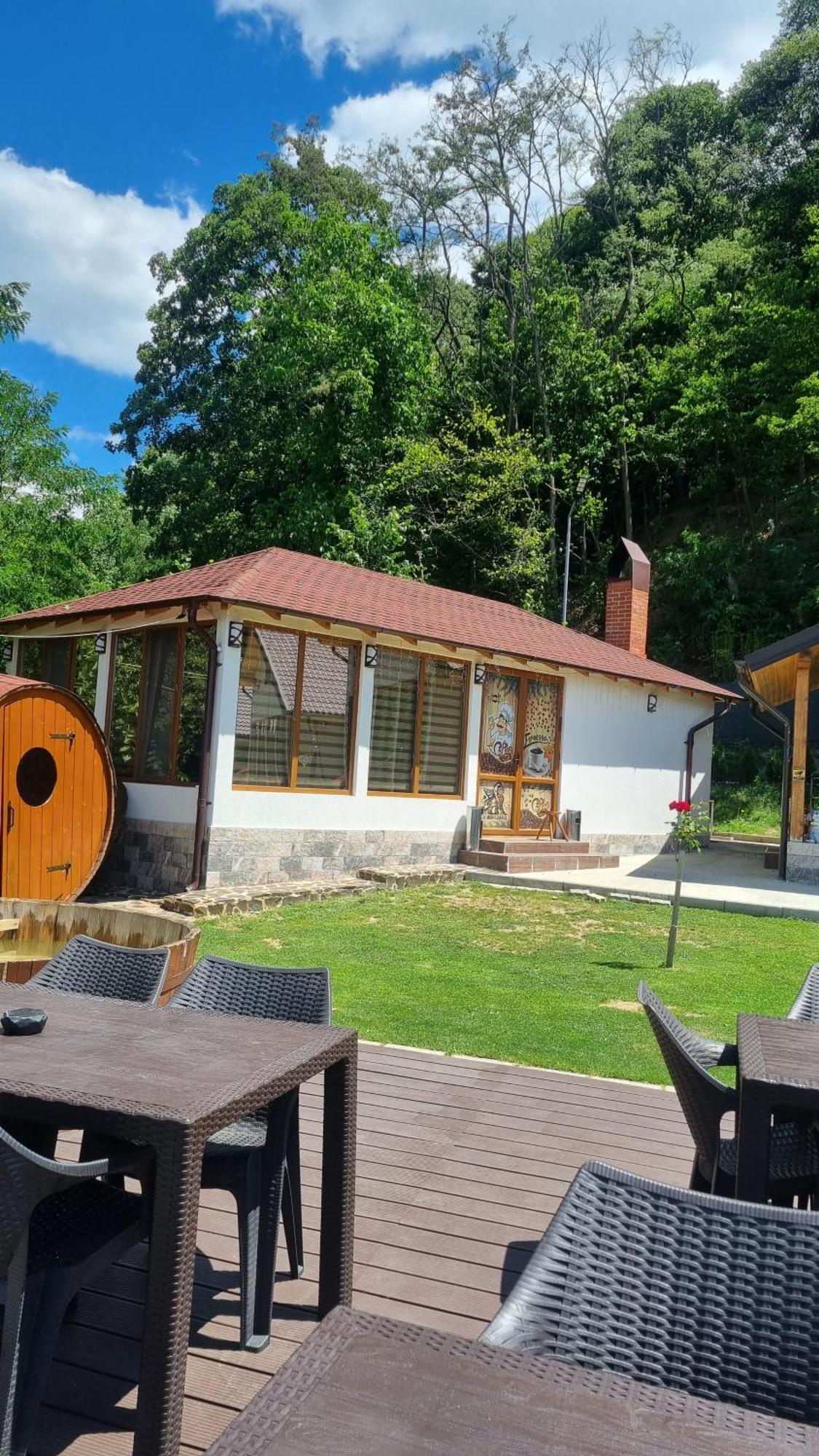 Apartament La Maria Si Ioana Curtea de Argeş Zewnętrze zdjęcie